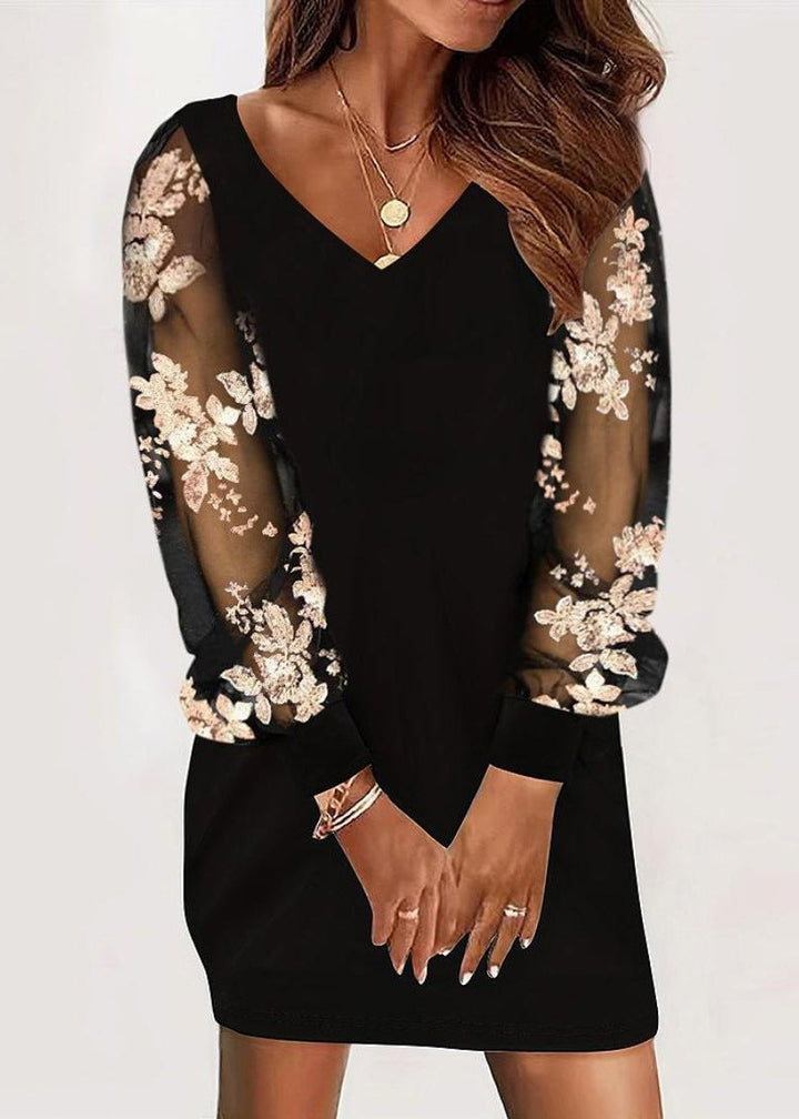 Dunwa ~ Dress with Lace Accents