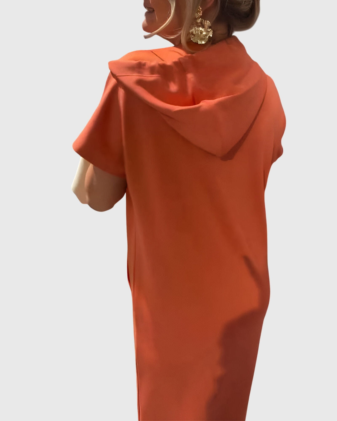 "Marlowe™ | Rentoa Huppumekkoa" can be rewritten as "Marlowe™ | Casual Hoodie Dress".