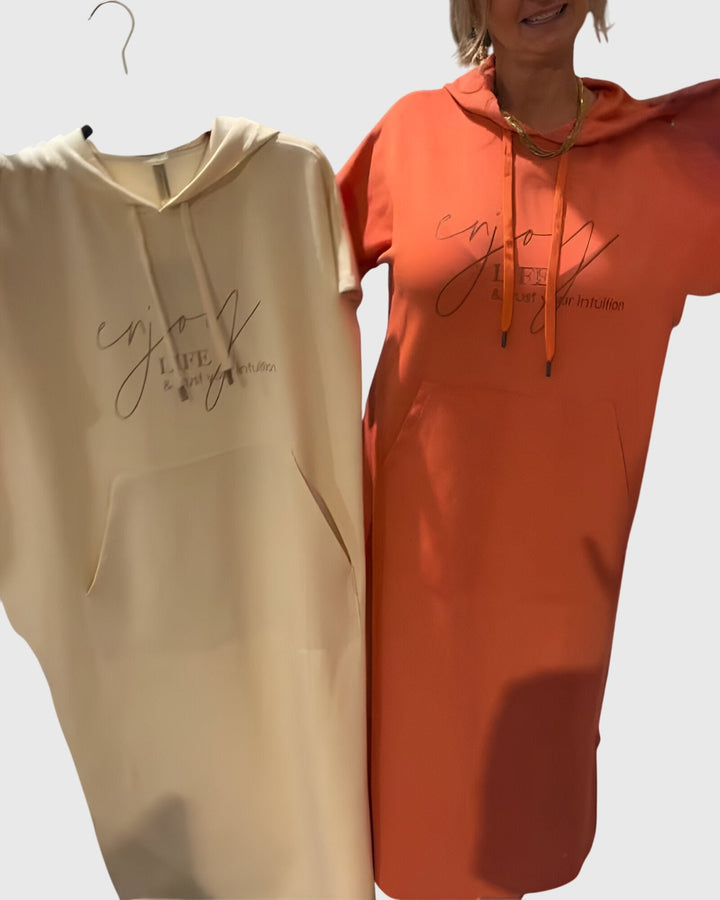 "Marlowe™ | Rentoa Huppumekkoa" can be rewritten as "Marlowe™ | Casual Hoodie Dress".