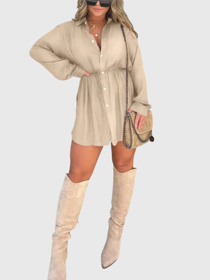 "Nova™ | Tyylikäs Haalarimekko" can be rewritten as "Nova™ | Elegant Overall Dress".